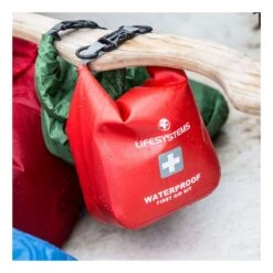 LifeSystems First Aid Kit Waterproof -Railblaza Salgsbutik 2020 waterproof first aid kit lifestyle 1